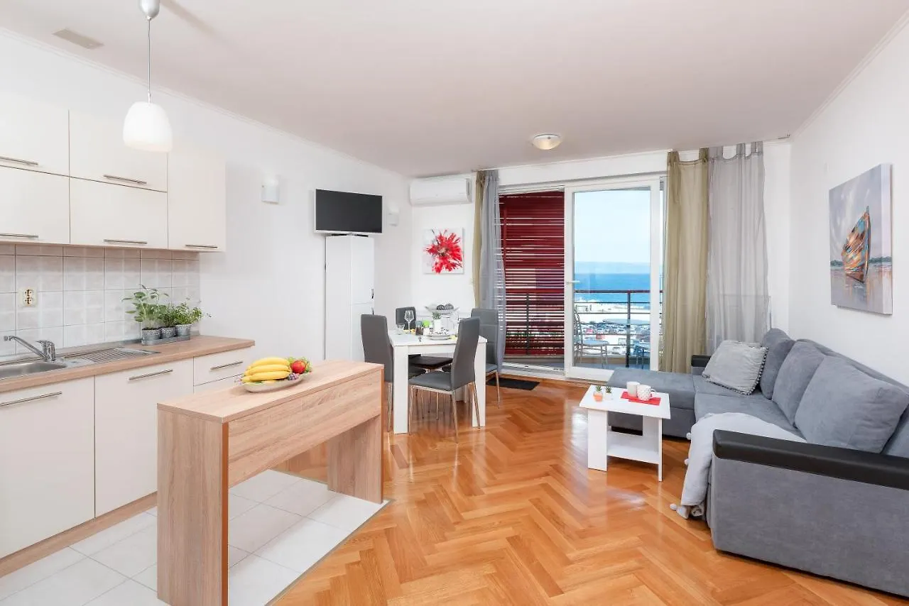 Beachfront Apartment Zeljko Split