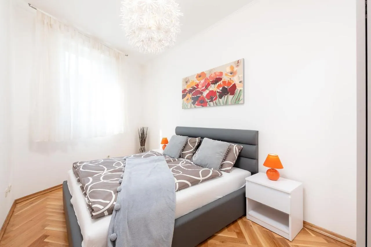 Beachfront Apartment Zeljko Split Croatia